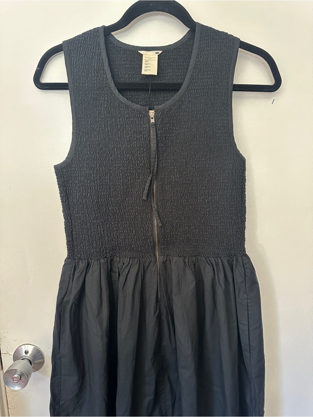 Levi's Black Sleeveless Zip-Front Midi Dress - Picture 2 of 6